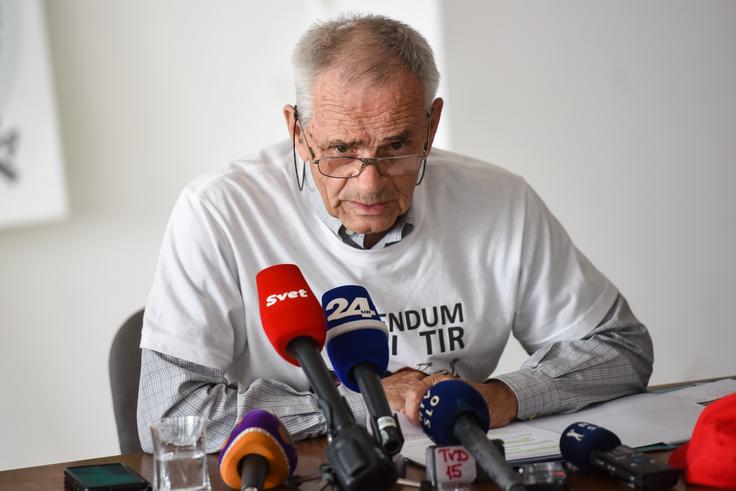 Prizadevali si bodo za to, da bo referendum razpisan na isti dan kot volitve za predsednika republike, je povedal vodja civilne iniciative Vili Kovačič. Če to ločijo, je po njegovem mnenju katastrofa. | Foto: STA ,