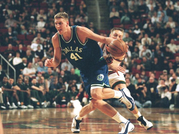 Skok v leto 1999: prve minute za mladega Nemca. | Foto: Getty Images