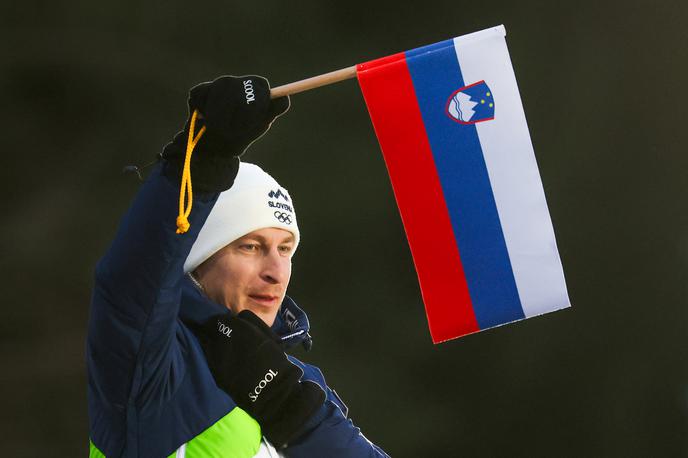 Jurij Tepeš | Jurij Tepeš je po prvem uradnem treningu na veliki skakalnici v Predazzu poudaril, da so bile težave pri prehodu pričakovane, pri Niki Prevc pa se mu zdita najpomembnejša umirjanje in pravi občutku v zraku. | Foto Matej Družnik/Delo/STA