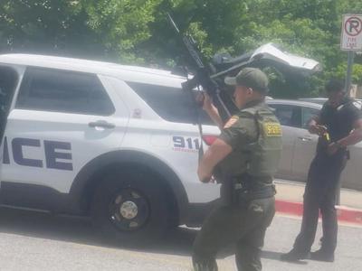 Strelski obračun v trgovskem centru v Louisiani zahteval smrtno žrtev