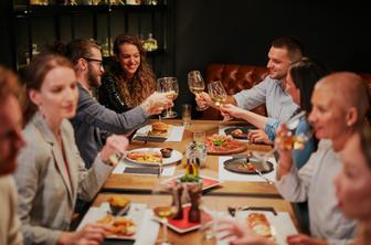 Tako boste izbrali in postregli zares kakovostno vino