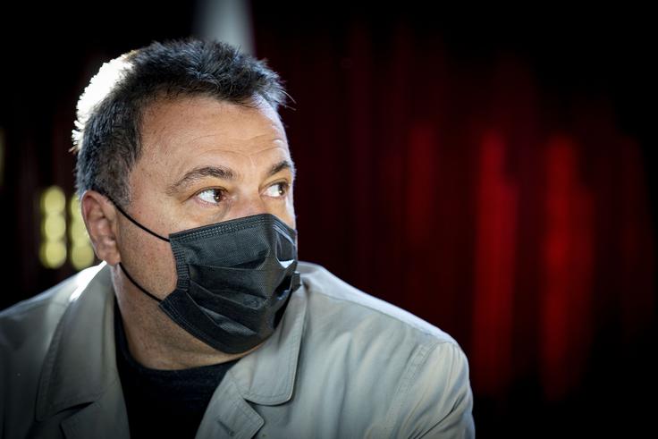 Sodnik Radonjić je v ospredje pozornosti javnosti prišel, ko je prevzel novo sojenje Milku Noviču zaradi očitkov o umoru nekdanjega direktorja Kemijskega inštituta Janka Jamnika. V izreku oprostilne sodbe je spregovoril o pritiskih nanj, da Noviča obsodi. | Foto: Ana Kovač