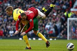 Charlton: Rooney ne bo zapustil Man Uniteda