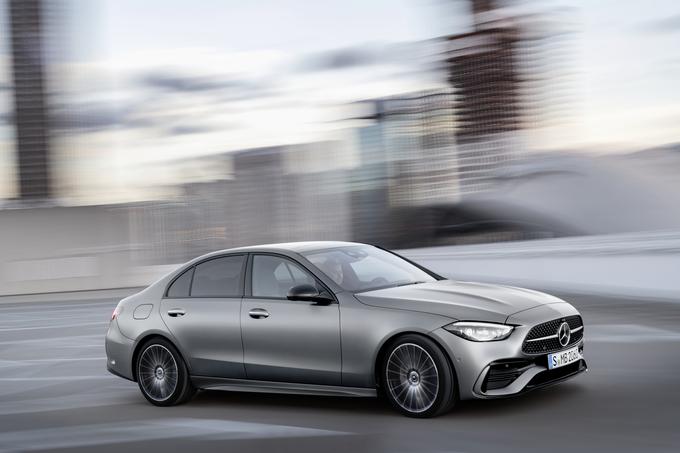 Mercedes-Benz je od nekdaj sinonim za prestiž, zanesljivost in varnost, kar avtomobil razreda C dokazuje že 40 let.  | Foto: Mercedes-Benz AG
