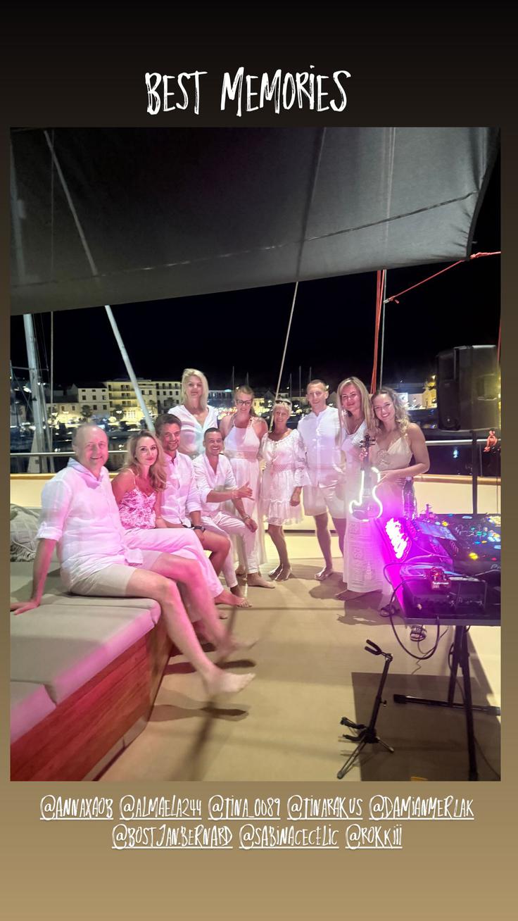 Družina Bernard je s prijatelji na jahti Anetta praznovala prihajajoči rojstni dan Mirjam Bernard. | Foto: Instagram/Mirjam Bernard