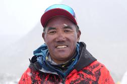 Nepalca z rekordnima vzponoma na vrh Everesta