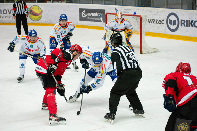 HDD Jesenice : Asiago | Jeseničani gostujejo pri Cortini. | Foto Matias Demšar