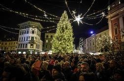 V Ljubljani so tradicionalno zagorele praznične luči #video