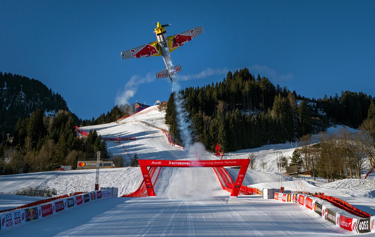 Kitzbühel Streif Dario Costa | Dario Costa je nad Streifom letel 350 kilometrov na uro. | Foto Red Bull Content Pool