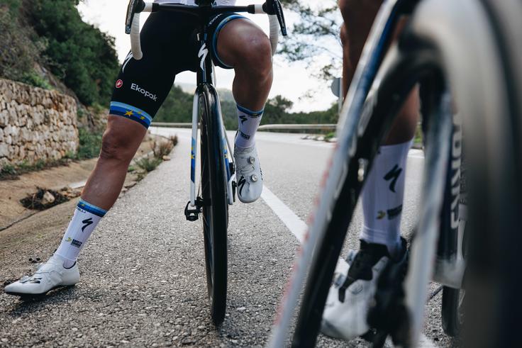 V trgovini Špica šport lahko najdete vso potrebno opremo tako za kolo kot za kolesarja. | Foto: arhiv ponudnika