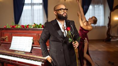 Tilen Lotrič: Glasba je za vse nas, da z njo dihamo, pojemo in jo živimo