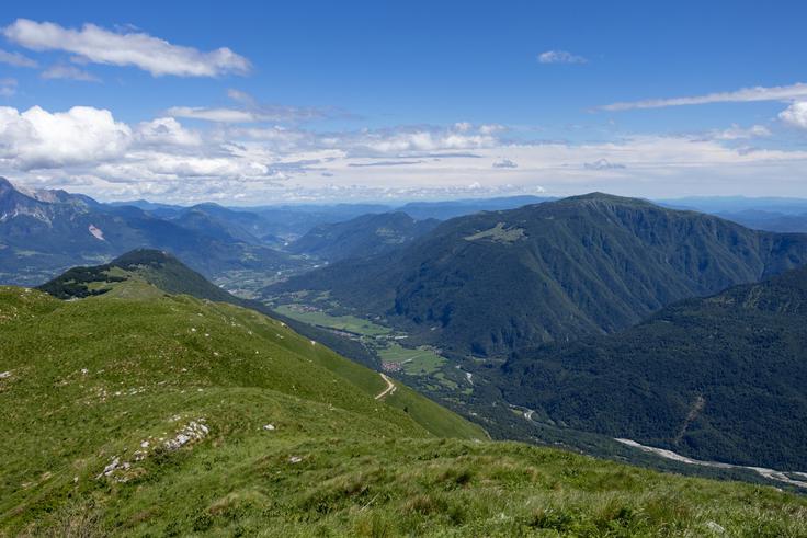 Pogled s Stola na Matajur in po dolini Soče v smeri Tolmina | Foto: Matej Podgoršek