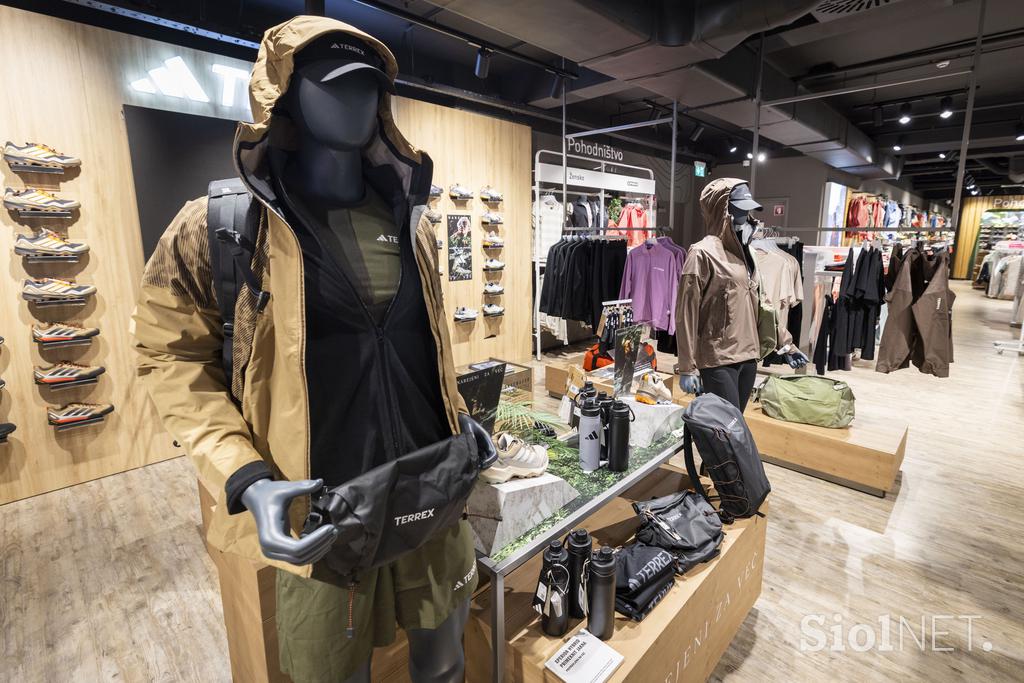 Urška Ahac, Intersport, pohodništvo