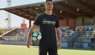 Dejan Zavec, Cristiano Ronaldo in številni drugi svetovno znani športniki prisegajo na kakovost izdelkov Herbalife Nutrition