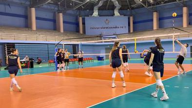 Slovenke pred debijem polne pozitivnih čustev, prvi trening je za njimi #video