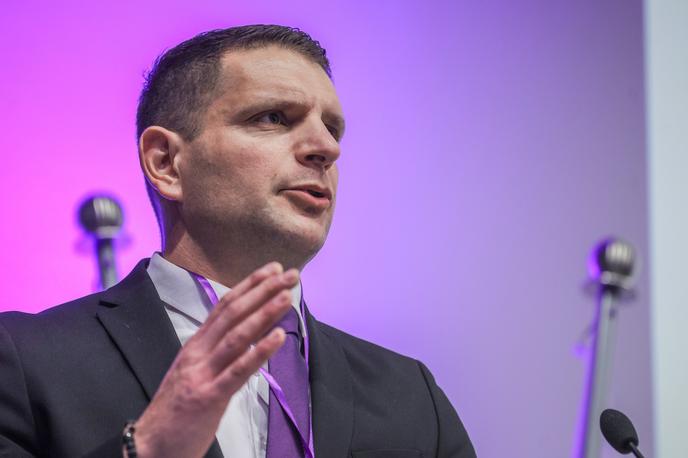 Resni.ca | Stevanović, sicer podjetnik, se je zavzel tudi za ustvarjanje ugodnega davčnega okolja. | Foto STA