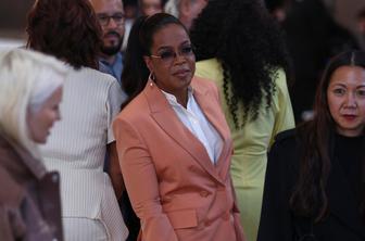 Oprah Winfrey presenetila z modno izbiro, ki je nihče ni pričakoval