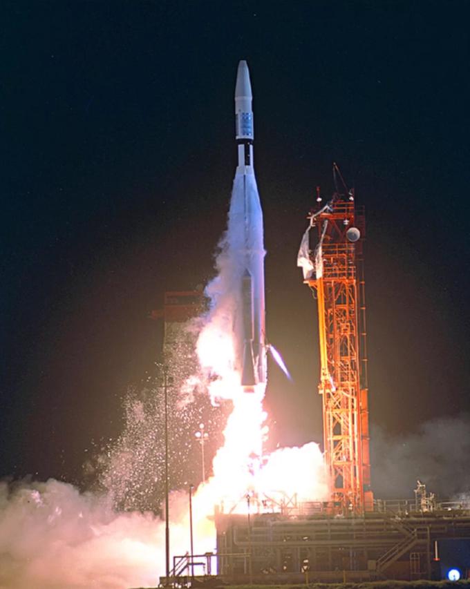 Vzlet rakete Atlas-Agena, ki je na krovu v orbito poskusila odpeljati Marinerja 1, 22. julij 1962. | Foto: NASA