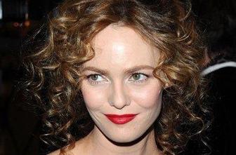 Vanessa Paradis obraz Chanelovih rdečil za ustnice