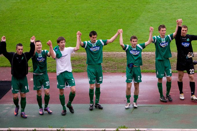 V sezoni 2009/10 (takrat je barve Olimpije branil tudi Agim Ibraimi) si je Boban Jović (tretji z desne) delil klubsko slačilnico tudi z Janom Oblakom (skrajno desno na fotografiji). | Foto: 