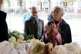 Christine Lagarde na obisku ljubljanske tržnice