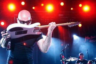 V Ljubljani koncert kitarskega virtuoza Joeja Satrianija