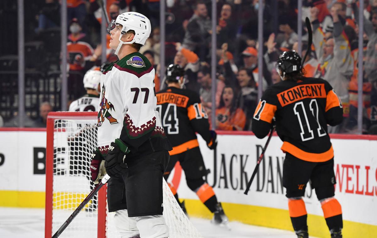 Philadelphia Arizona NHL | Philadelphia je brez večjih težav odpravila Arizono, ki tako ostaja edini klub v tej sezoni brez zmage. | Foto Reuters