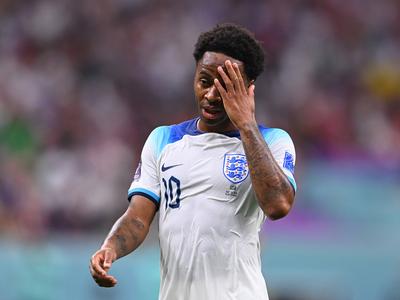 Sterling na sodišče zaradi nevarne vožnje