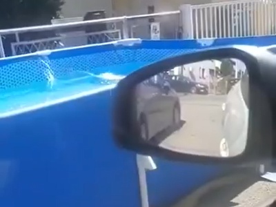 Babica v Zagrebu vnukom postavila bazen kar na ulici