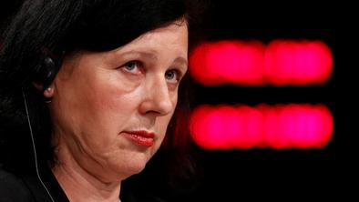 EU: Rusija in Kitajska sta lagali o koronavirusu, pripravljamo ukrepe