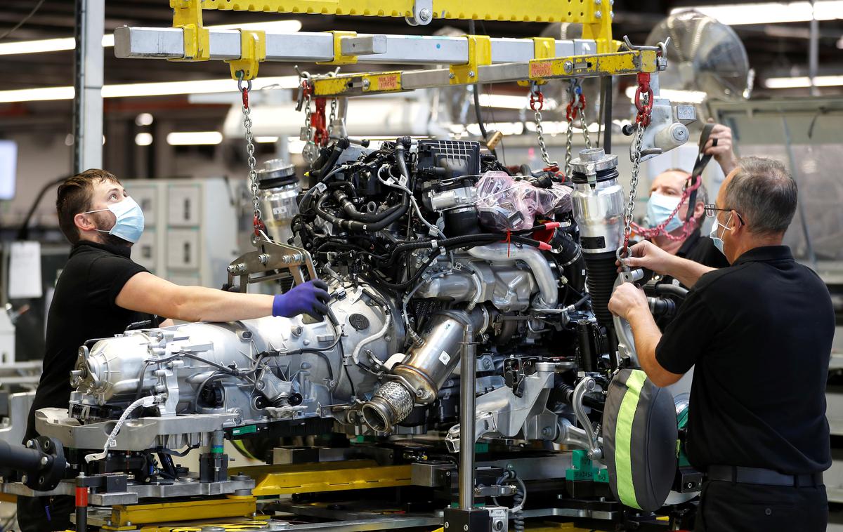 Rolls-Royce | Podjetje je lani za milijardo funtov oklestilo stroške, tudi z odpuščanjem. | Foto Reuters
