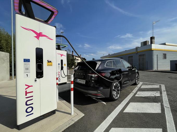 Ionity v tujini omogoča potovanje z električnim avtomobilom, a cene so brez mesečne naročnine izjemno visoke. | Foto: Gregor Pavšič