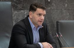 Stevanović pozval poslance: Ne uničujte inventarja DZ #video