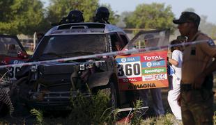 Kitajka na reliju Dakar zletela s proge, trije gledalci v kritičnem stanju