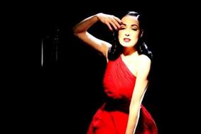 Dita Von Teese oblikovala svojo linijo kozmetike