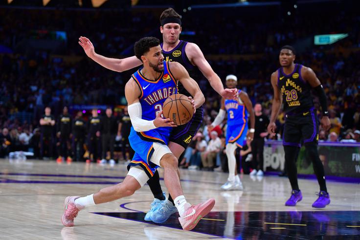 Thunder so s 4:0 pometli že s Phoenixom, nato pa še z Lakersi. Zdaj si lahko privoščijo daljši počitek in se v miru pripravljajo na boljšega s spopada med Spursi in Timberwolvesi, kjer bo še pestro in zelo naporno. Trenuten rezultat v zmagah je 2:2.  | Foto: Reuters