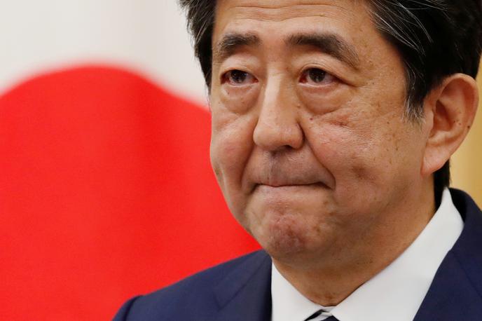Šinzo Abe | Japonski premier Šinzo Abe je zaradi zdravstvenih težav odstopil. | Foto Reuters