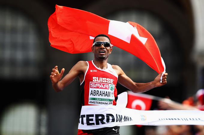 Tadesse Abraham, po rodu Eritrejec, je osvojil prvo medaljo na velikih atletskih tekmovanjih.  | Foto: Getty Images
