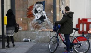 Nov Banksyjev grafit, ki kritizira odziv Evrope na begunsko problematiko