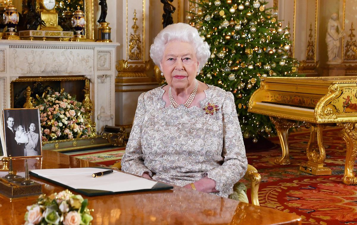 Kraljica Elizabeta božič | "Čeprav sem bila tekom let priča številnim spremembam, vera, družina in prijateljstvo zame niso bile zgolj stalnica, temveč tudi vir osebnega udobja in zagotovil," je dejala kraljica. | Foto Reuters