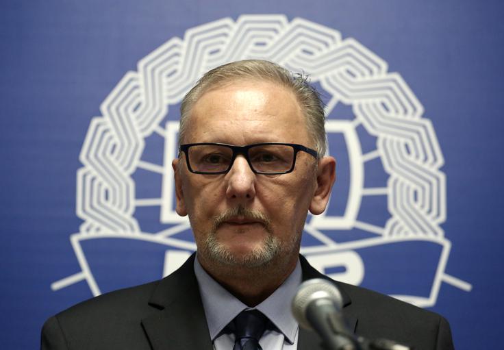 Davor Božinović Hrvaški notranji minister Davor Božinović je poudaril, da se bo hrvaška policija odzvala na vse kršitve obstoječe mejne črte med državama. | Foto: STA ,