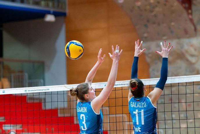 Novogoriške odbojkarice po drugem porazu izpadle proti Madžarkam