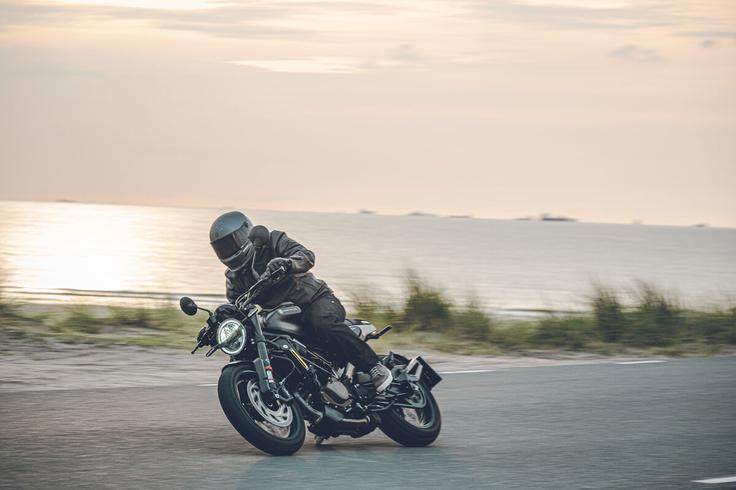 Husqvarna Svartpilen 125 | Foto: JRSR