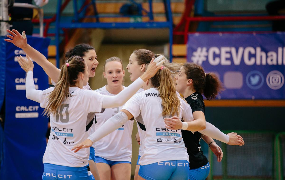 Calcit Volley | Kamničanke so z zmago proti Formuli prehitele prvakinje. | Foto CEV