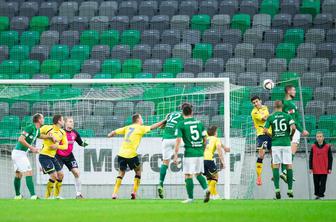 Olimpija neodločeno s Celjem, Maribor poražen v Velenju