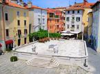Prvomajski trg, Piran