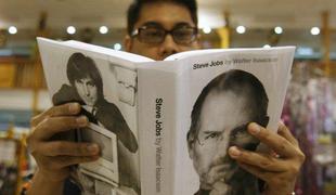Steve Jobs najbolj prodajana knjiga po enem tednu prodaje