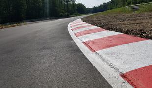 Edini v Evropi: Razlogi, da ta asfalt v Sloveniji ne živi