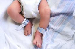Dojenček umrl zaradi sindroma nenadne smrti