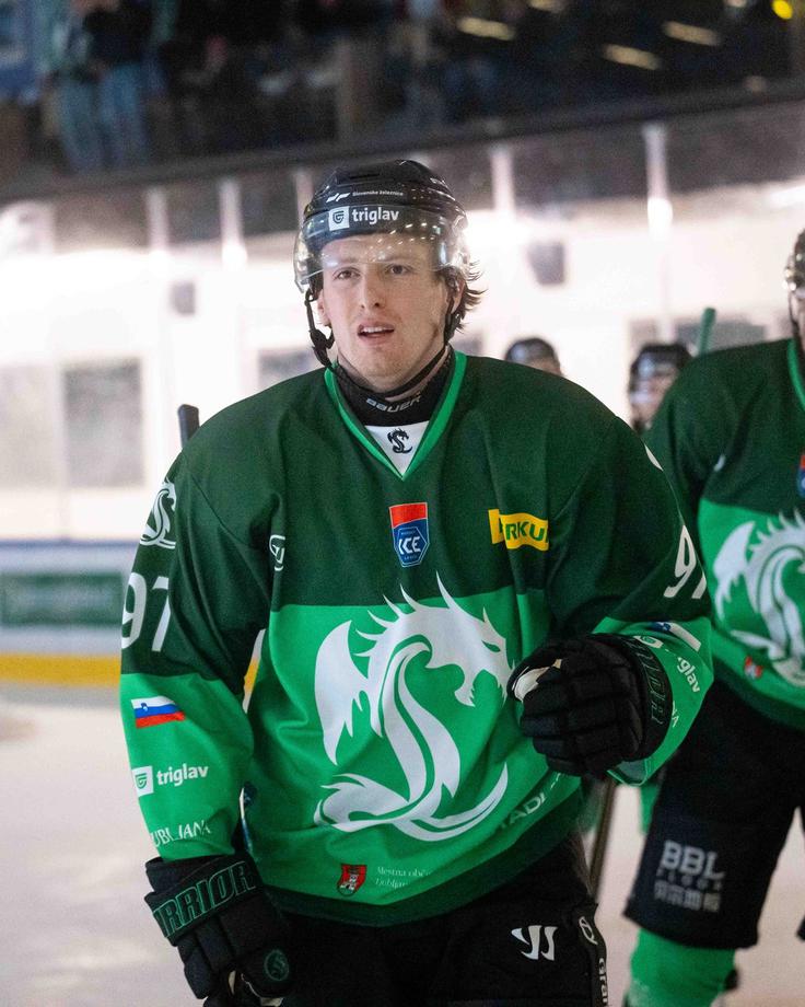 "Imel sem nekaj ponudb iz Avstrije, a če lahko izbiram, raje pridem v slovenski klub." | Foto: Domen Jančič/HK Olimpija